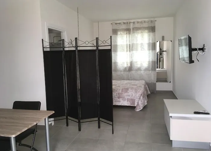 Aestatisdomus מלון דירות